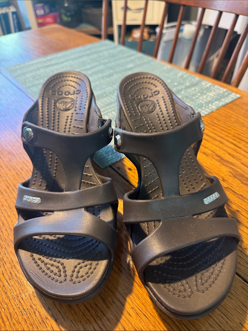 Crocs Womens Cyprus V Heels Sz 9 Sandals Espresso